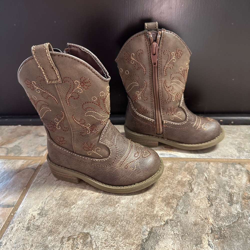 Size 5 baby girls cowboy boots.